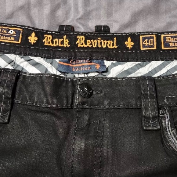 COLLECTORS EDITION!!!! NWOT ROCK REVIVAL JEANS - Picture 8 of 10